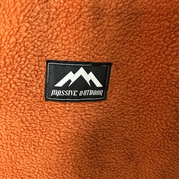 Colorblock Fleece Pullover - Picture 4 of 6